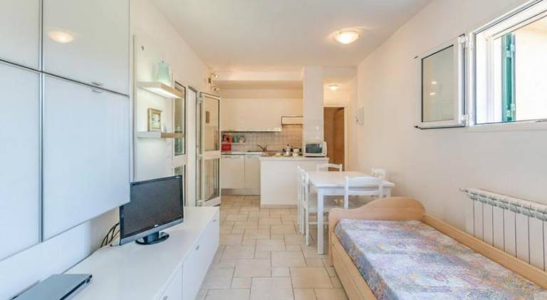 Villa with 2 rooms for 5 persons — photo 2