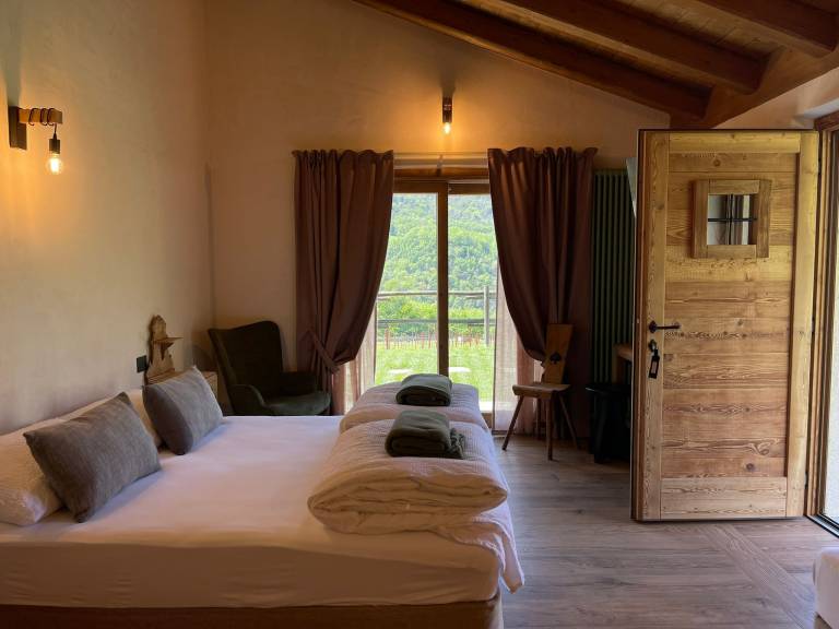 Room 'Zulayha' with Mountain View, Wi-Fi and Air Conditioning — photo 5