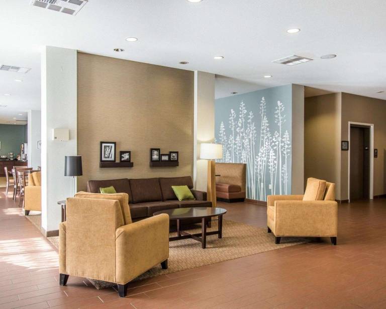 MainStay Suites Meridian - Bonita Lakes — photo 2