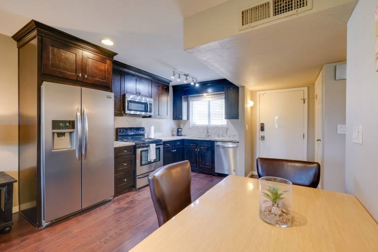 Walk to Everything! Pet-Friendly Old Town Condo — photo 2