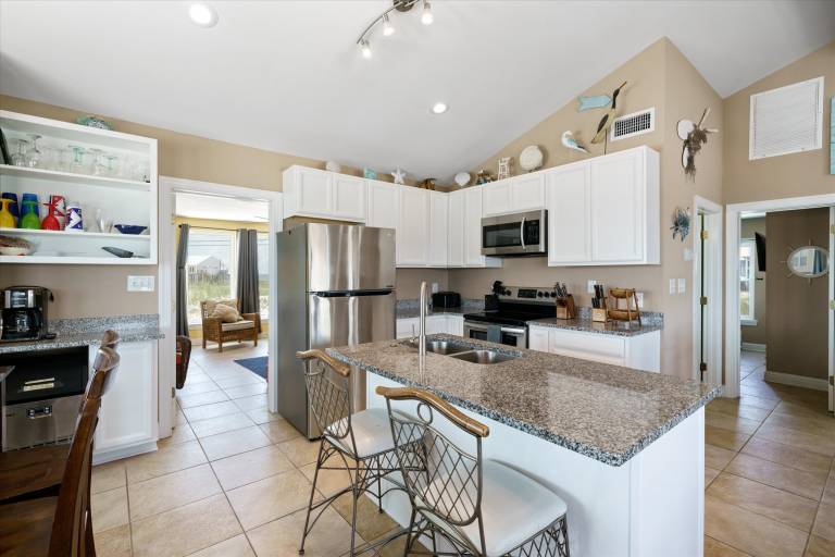 Knee Deep - 105 Shell Ct — photo 3