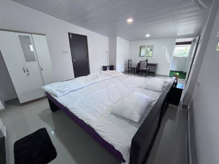 Vacation home with garden — photo 2