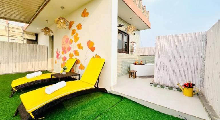 Serviced apartment with terrace & hot tub — photo 4