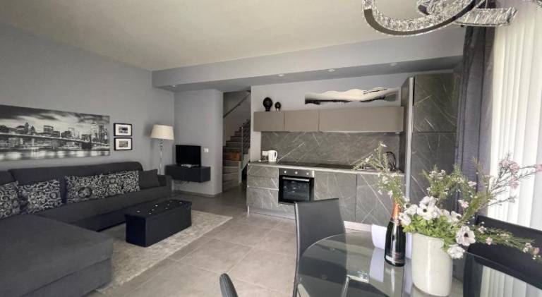 Villa with pool | Pet-friendly — photo 2