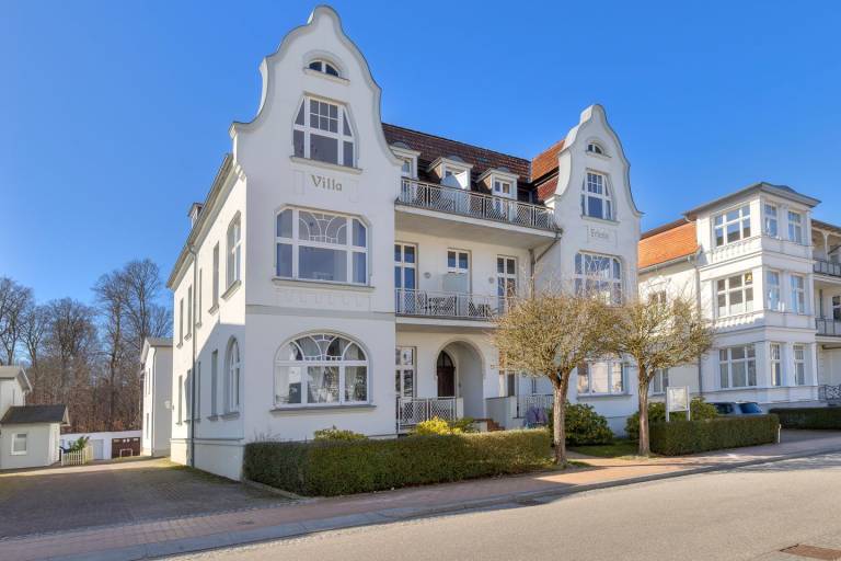 Villa Frieda, Whg. 04 in Bansin – Strandnah, mit WLAN und Terrasse/Balkon — photo 2