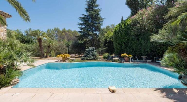 Lovely villa with garden, pool & jacuzzi | Pet-friendly — photo 4