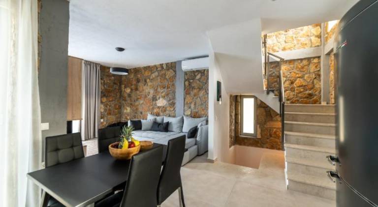 Villa with private pool, terrace & garden — photo 2
