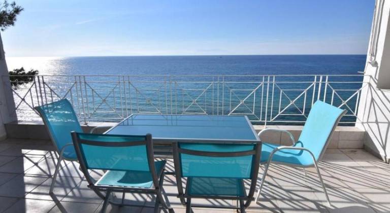 Vacation home with terrace, BBQ & yard | Good for workation in Kassandra