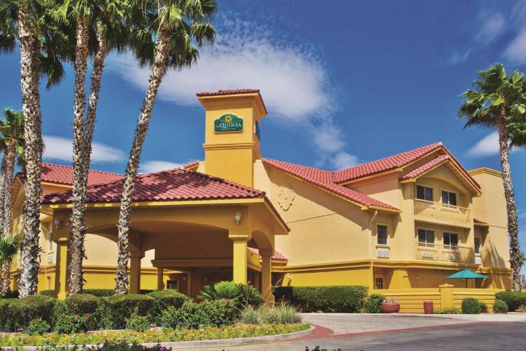 La Quinta Inn & Suites by Wyndham Tucson Airport in Tucson, AZ