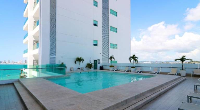 Apartment with pool — photo 4
