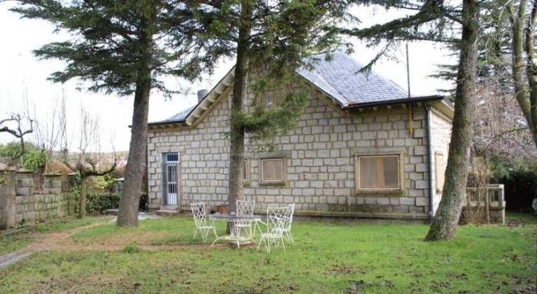 House with pool in Ávila