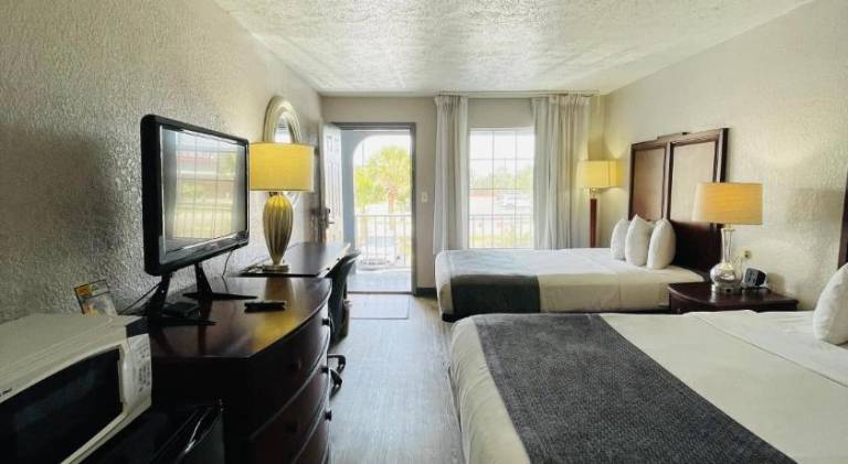 Days Inn by Wyndham Fort Walton Beach — photo 2
