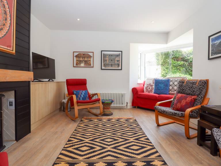 Family-oriented pleasant cottage with yard | Beach view | Pets are welcome — photo 4