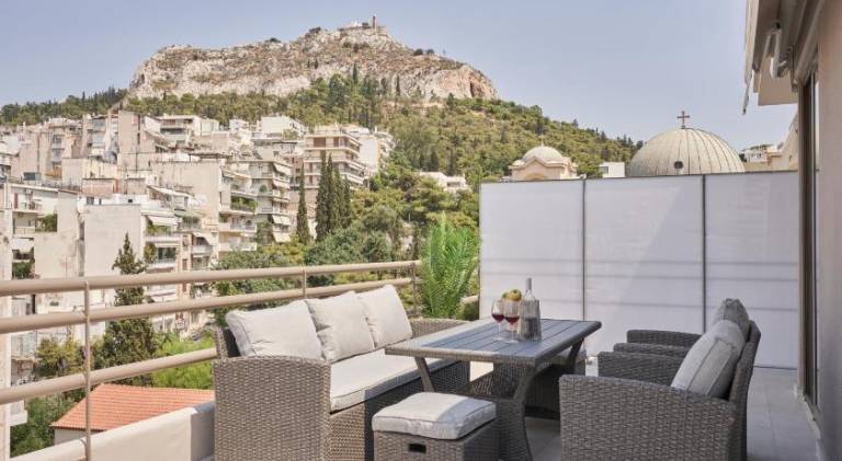 Beautiful serviced apartment with patio | Close to Syntagma Square | Pet-friendly — photo 4