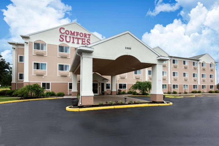 Comfort Suites Rochester Henrietta University Area in Rochester, NY