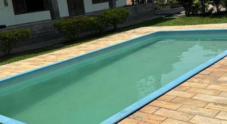 Rental apartment with yard & pool — photo 2