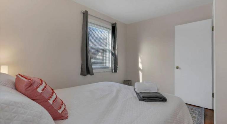 Vacation home | Perfect for remote work | Pet-friendly — photo 2