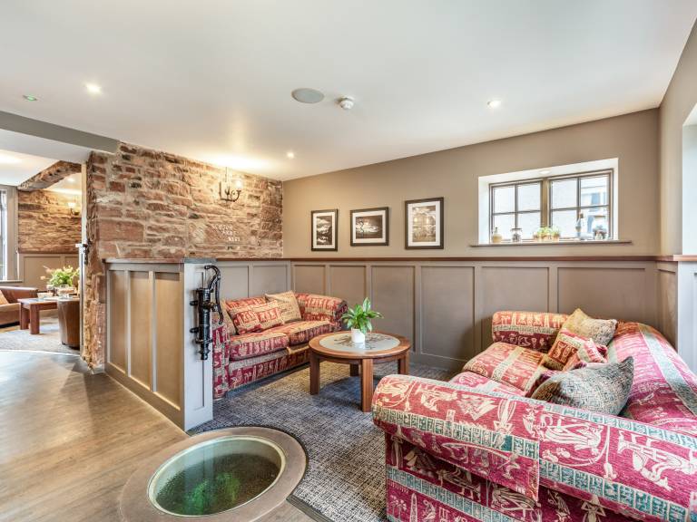 Family-oriented wonderful cottage with patio & yard | River view | Pets are welcome — photo 5