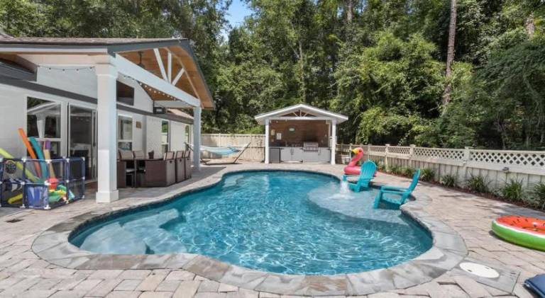 House with pool | Dogs allowed in Ocean Springs, MS