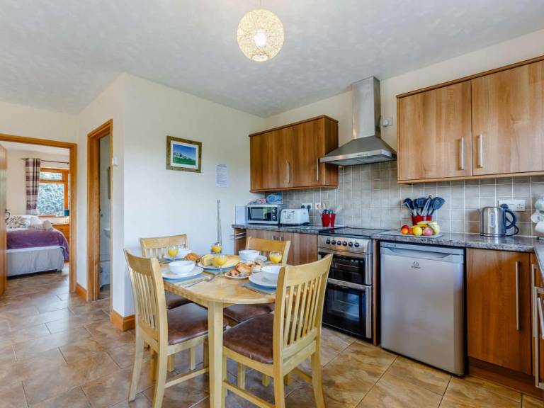 Fully equipped lovely house with yard | Pets allowed — photo 4