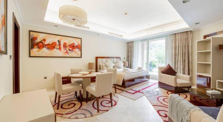 Wonderful holiday apartment with pool & garden | Next to the beach | Pet-friendly in Abu Dhabi