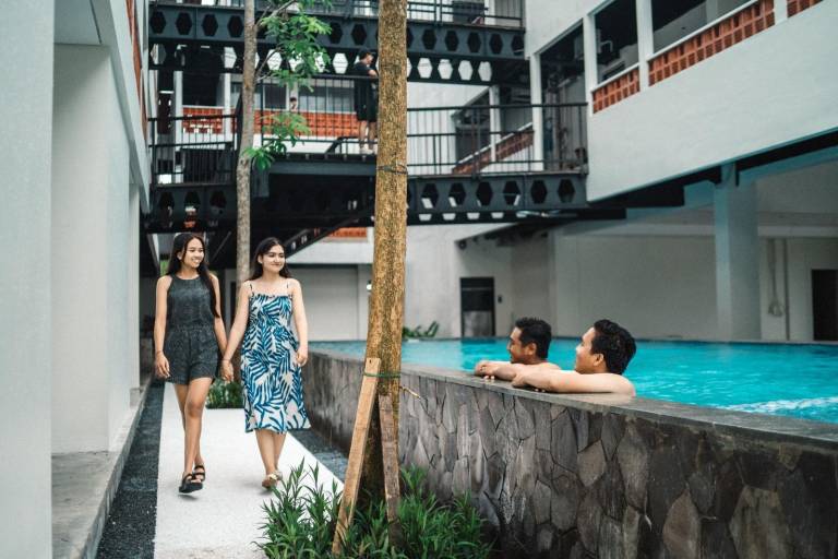 Serviced apartment with terrace & pool in Kuta