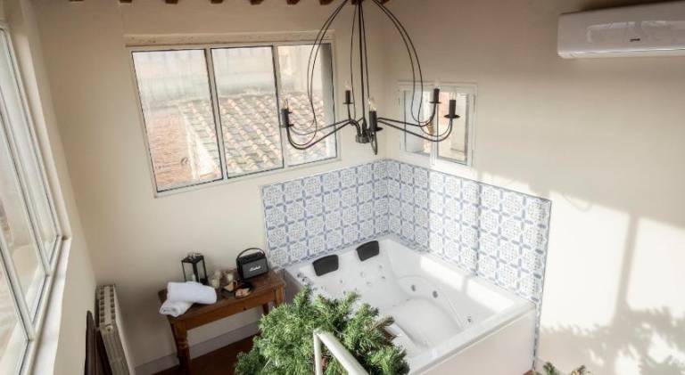 Rental apartment with jacuzzi | Pet-friendly — photo 2