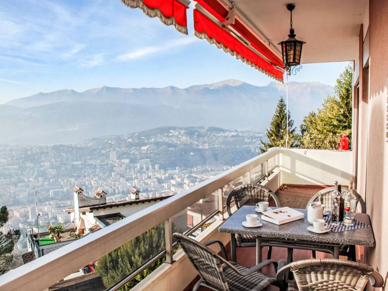 Ferienwohnung mit Hund in Lugano, Aldesago für max. 4 Personen Ferienwohnung mit Hund in Lugano, Aldesago für max. 4 Personen