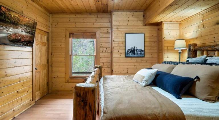 Wonderful chalet with hot tub | Pets are welcome — photo 2