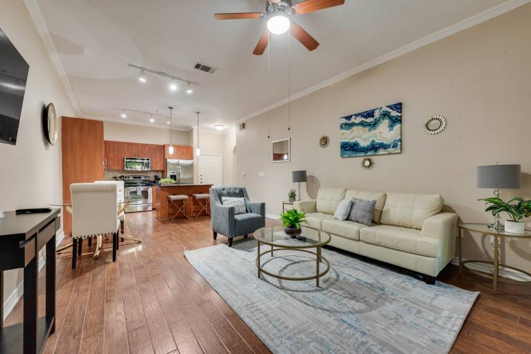 Apartment with private pool — photo 2
