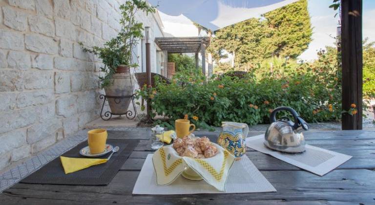Family-friendly charming holiday apartment with yard, pool & terrace | Pets are welcome — photo 5