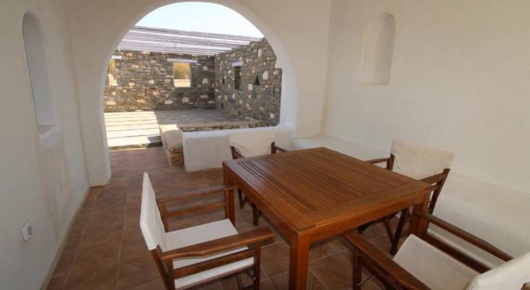 House with pool — photo 4