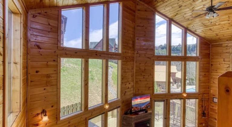 House with hot tub | Pets are welcome — photo 4