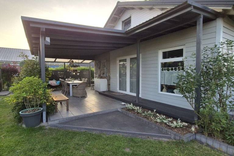 Voll ausgestattetes gemütliches Ferienhaus mit Terrasse und Garten | Haustiere sind willkommen