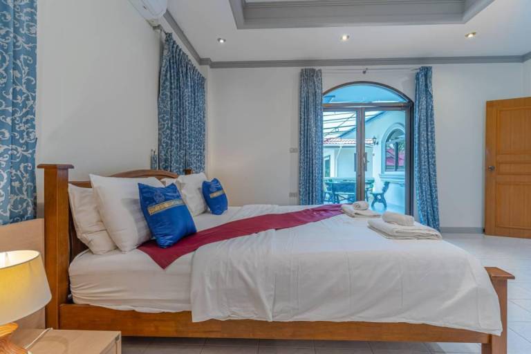 Resort 3-2BR, Pool, 300m-Beach, 5 mins to Walking St — photo 2