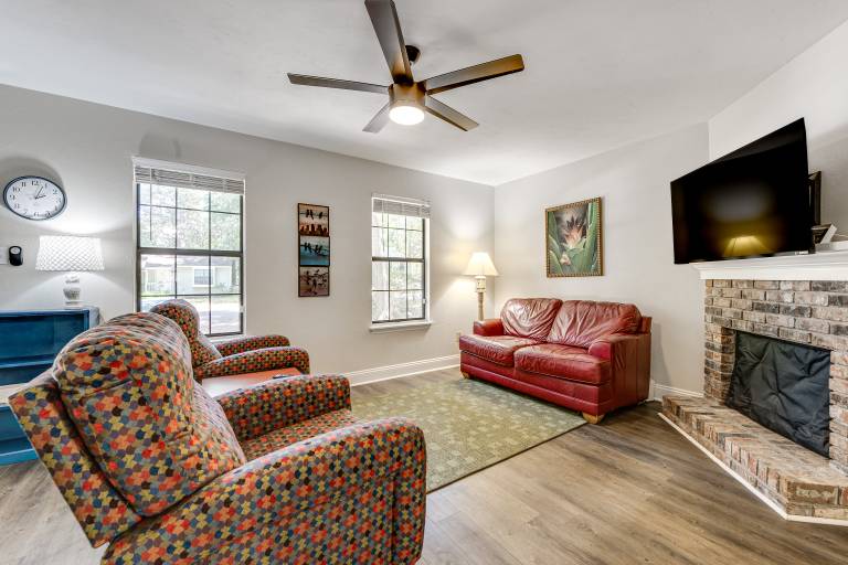 Charming Tallahassee Townhouse  3 Mi to FSU! — photo 3