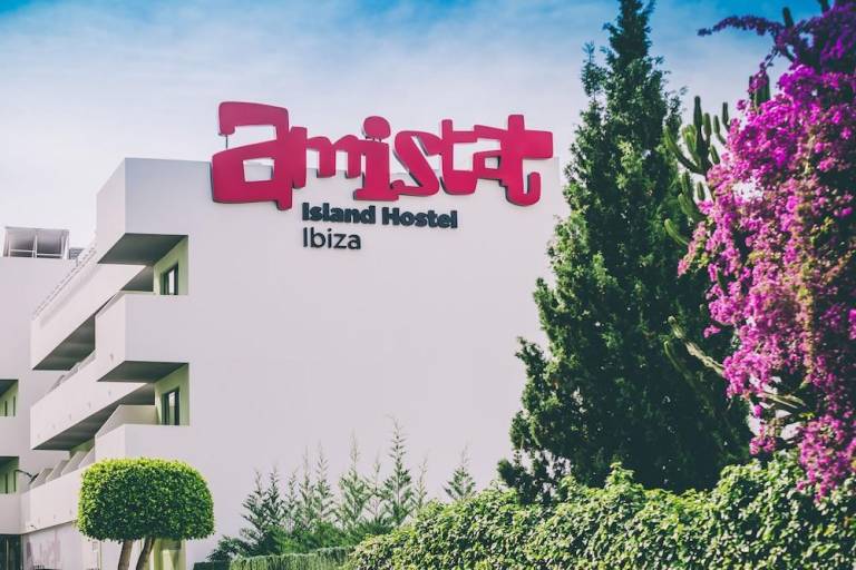 AMISTAT Island Hostel Ibiza - ALBERGUE JUVENIL in Sant Antoni de Portmany