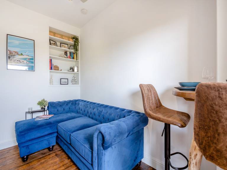 Beachfront Apartment — photo 3