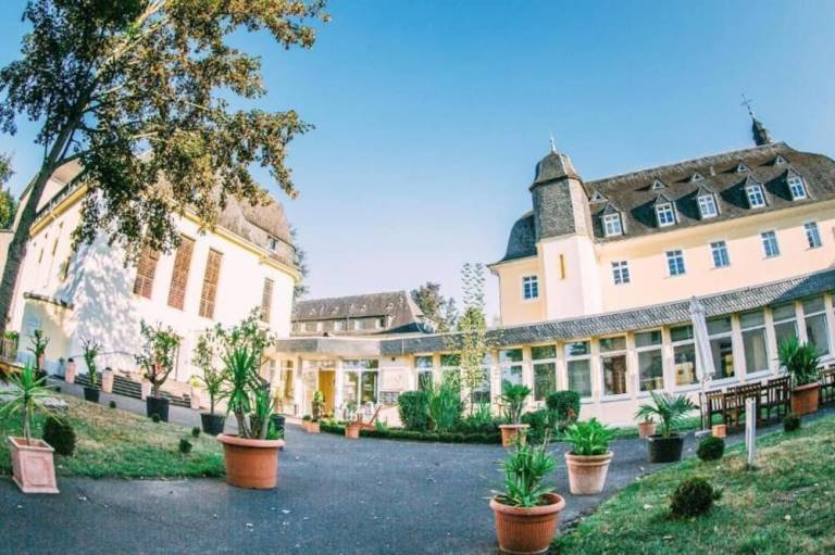 CAREA Schlosshotel Domäne Walberberg