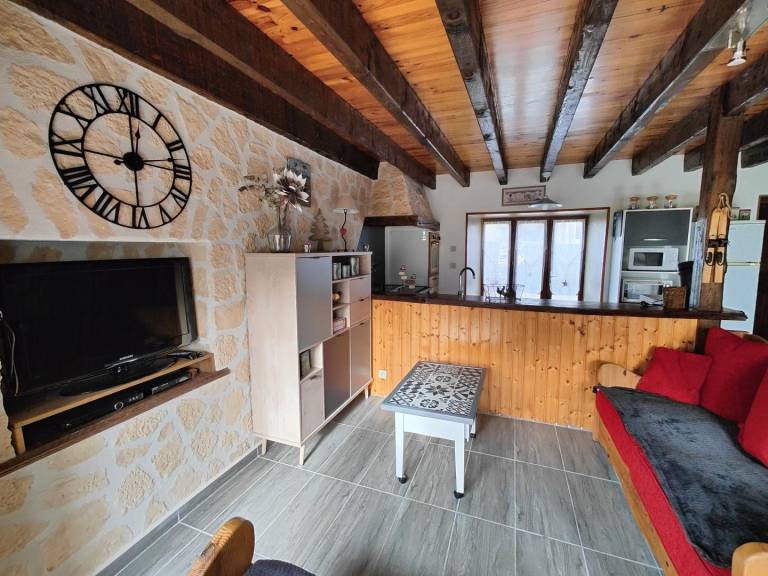 Beautiful gite with yard, terrace & BBQ | Pet-friendly — photo 5