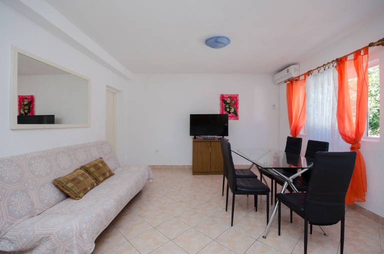 Apartments Elvira — photo 4