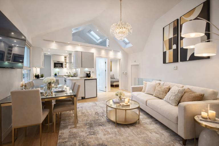 LuxuryLondonStays - Covent Garden Penthouse 2Bd Bright High Cieling in London, KY