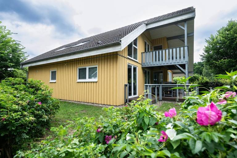 Vacation home with hot tub, sauna & barbeque | Nature view — photo 2