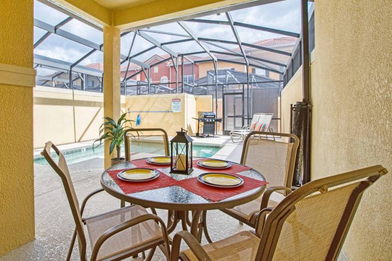 Family-oriented house with private pool, barbeque & sauna | Pets allowed — photo 2