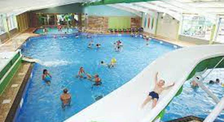 Chalet with pool — photo 5
