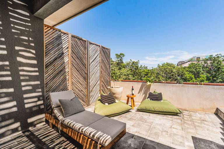 Condo with private pool — photo 2
