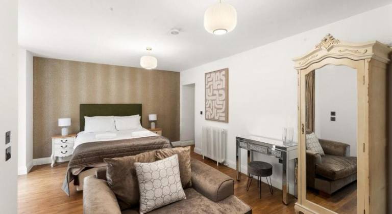 Rental apartment with terrace in Leigh-on-Sea
