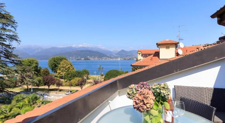 Beautiful rental apartment | Beach nearby | Pet-friendly in Stresa