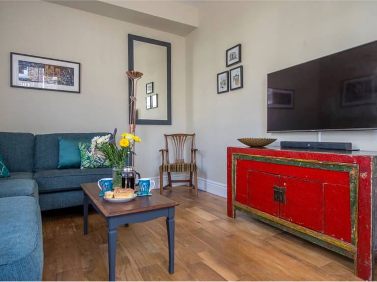 Cottage with garden | Near Shambles | River view in York