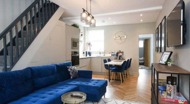 Air Maison - Charming 3BR Terrace House with Garden 10min to Beach in Portsmouth